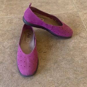Almost new purple flats